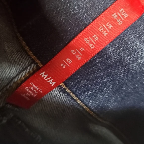 SPANX distressed ankle skinny denim legging - Picture 4 of 5